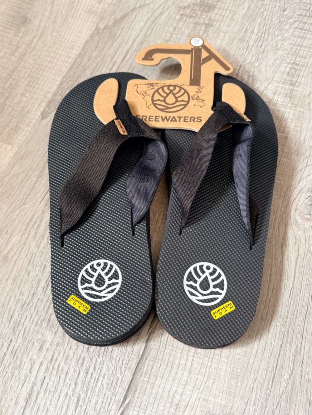 New Freewaters Supreem men’s sandals size 9